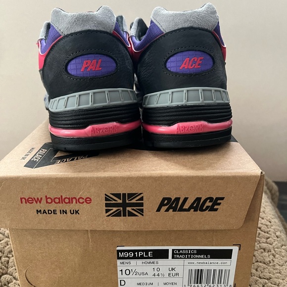 Palace X New Balance 991 - Picture 6 of 6